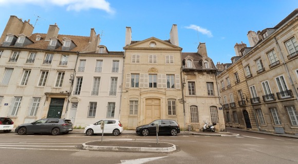 Façade